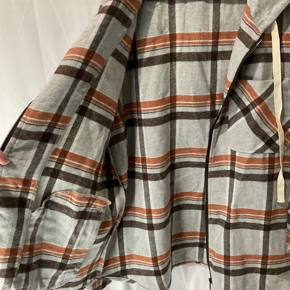 Staccato Womens Fall Plaid Hooded Shacket Size Large Gray Orange Black NWOT - Picture 8 of 13